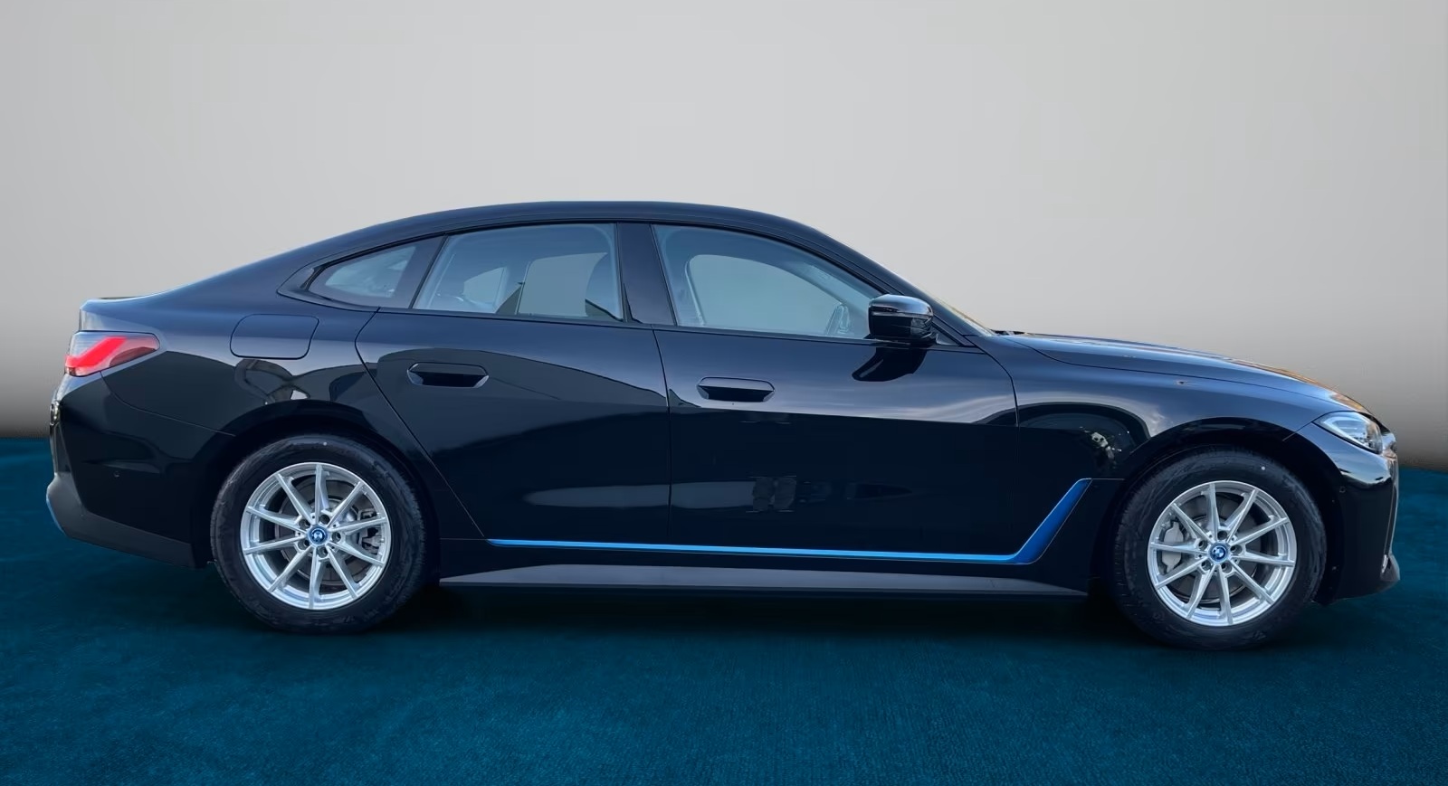 f67f04d2-7925-4b4e-bbb3-b334a818996c