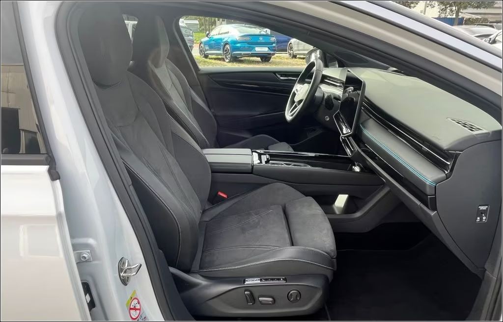 9edc37da-8979-40ae-bdb5-f92cf9d155f0