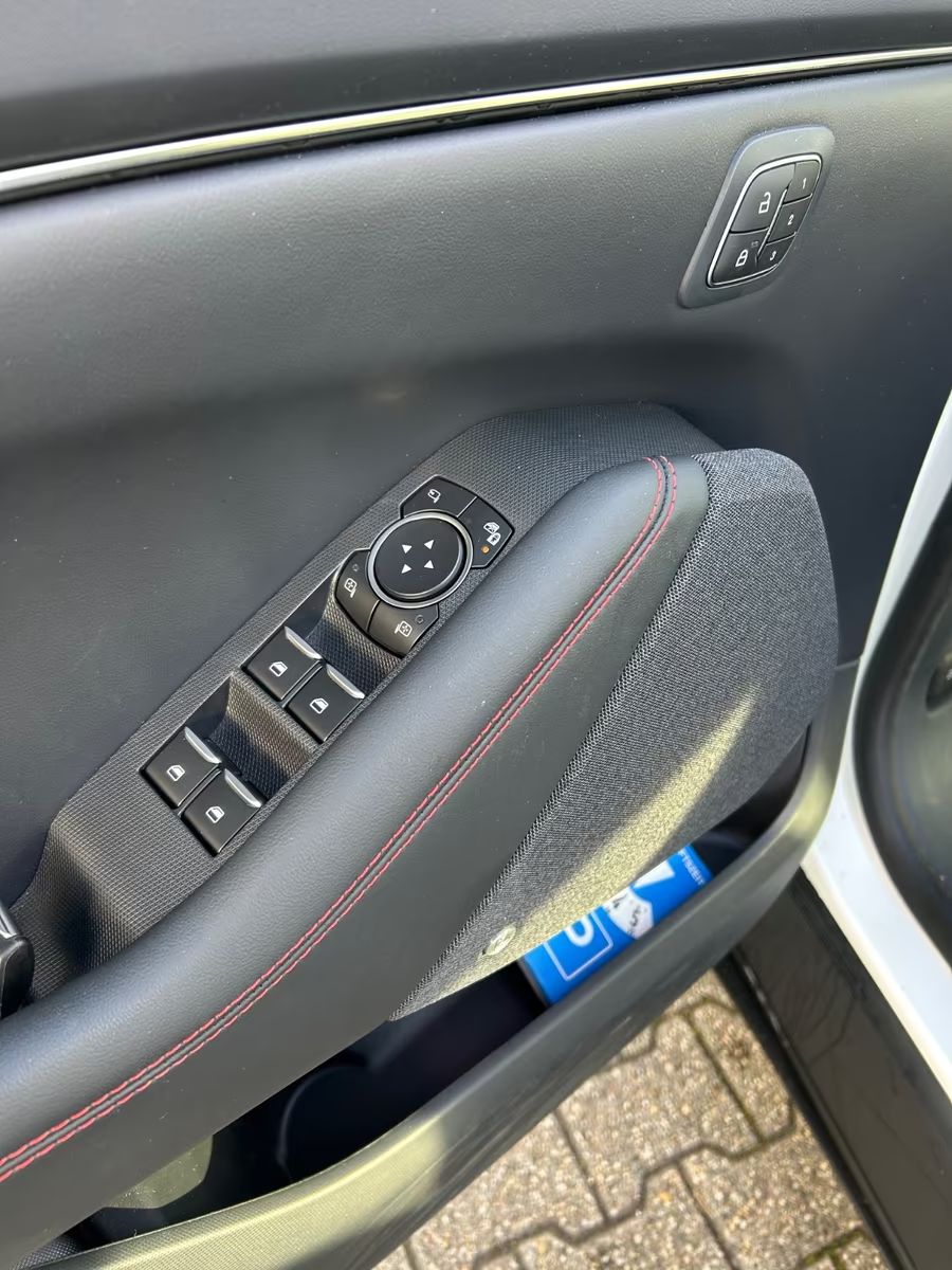 a01cf893-a337-4e67-bc2e-7490586e2977