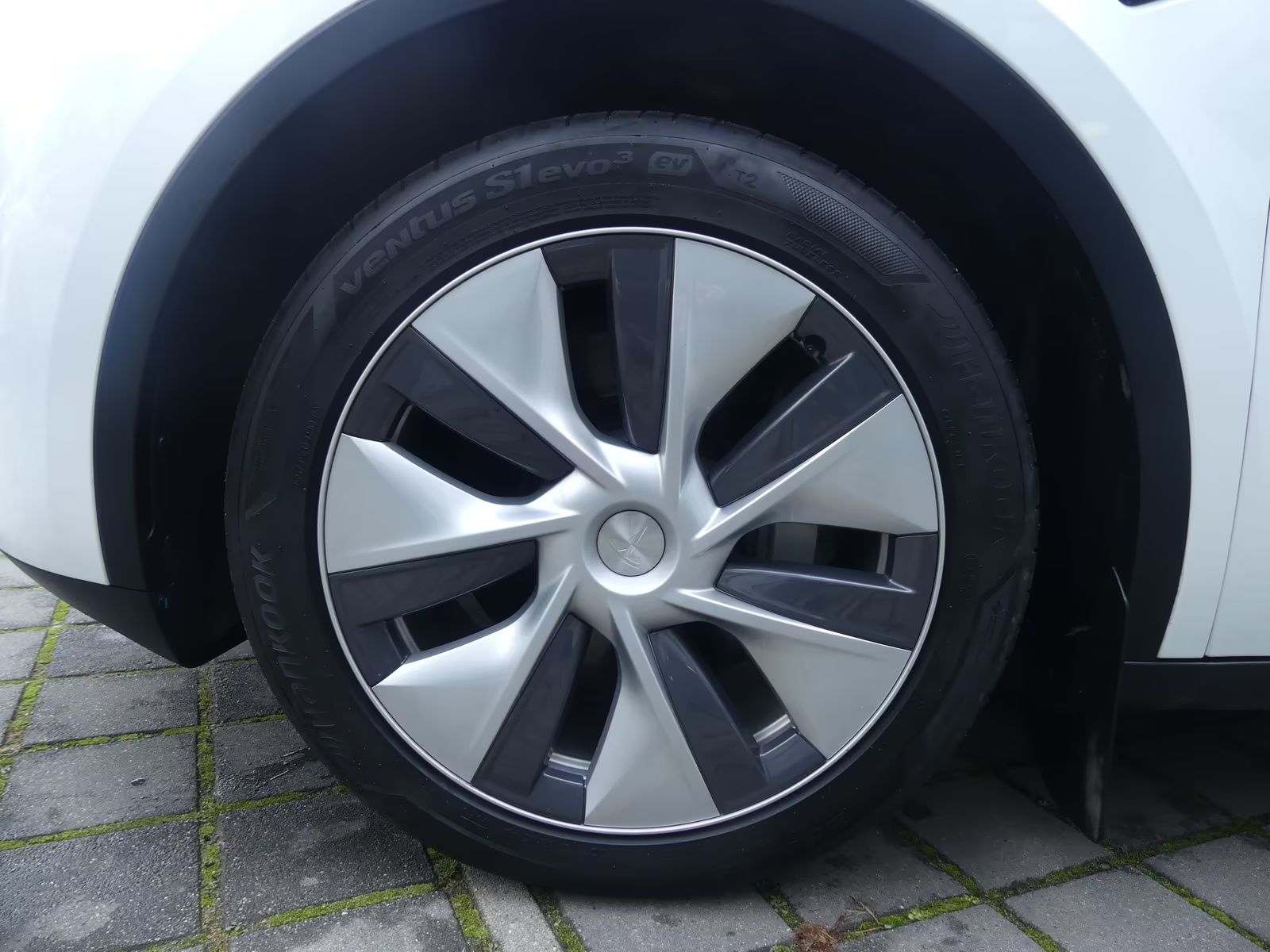 b7e375ec-65f1-47d8-9064-7c0f0b38e424