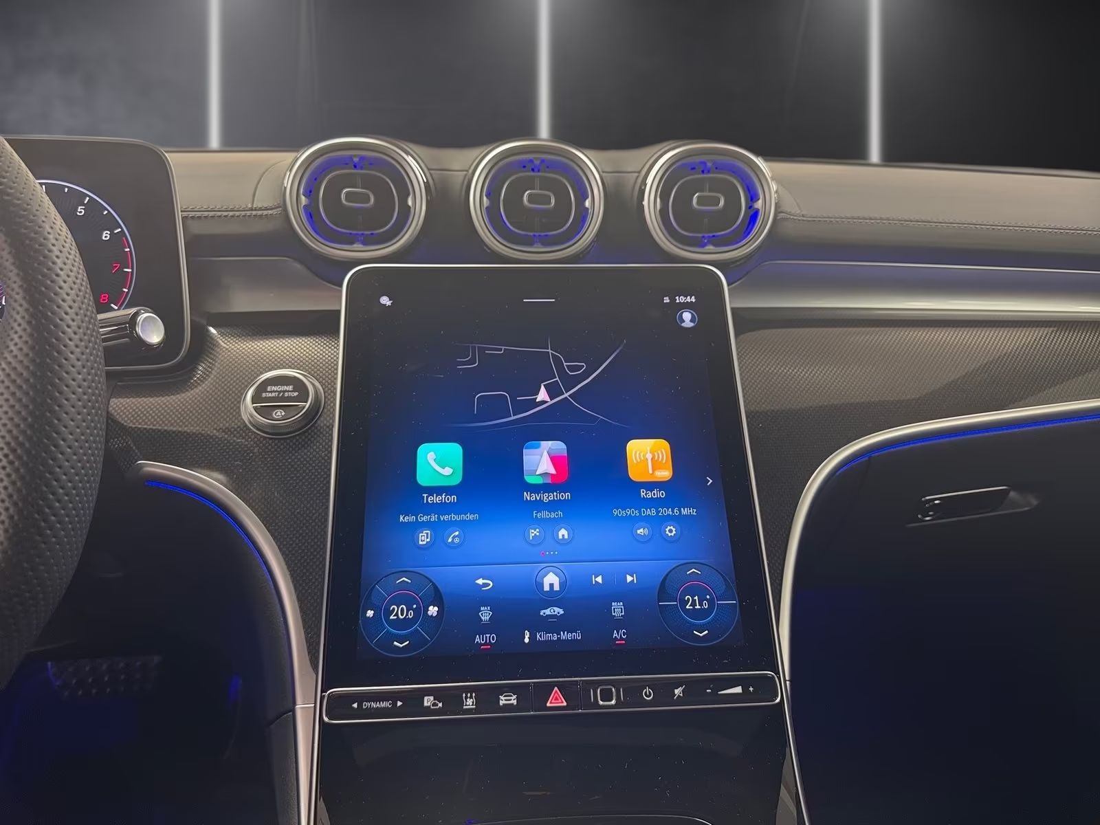 dee97338-6a9c-48d6-a268-04254f886309