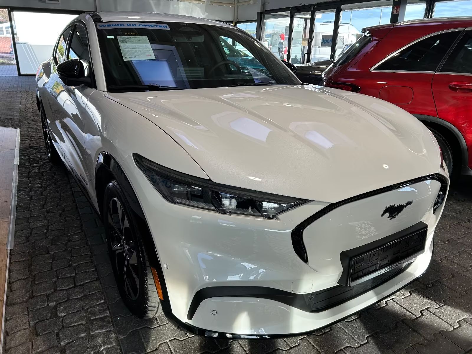 e476b6f4-be32-4b02-93d9-491c14240c51