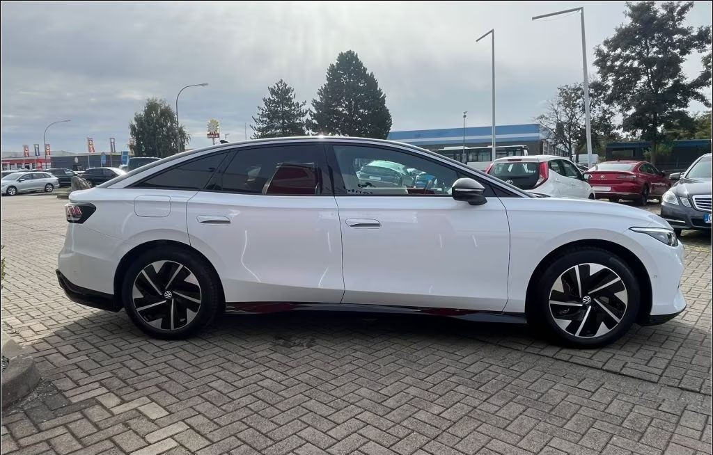 f48383e3-1c42-451c-9c27-8ecd884e9eba